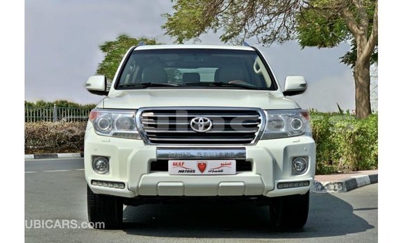 Buy Import Toyota Land Cruiser White Car in Import - Dubai in Central Buy Import Toyota Land Cruiser White Car in Import - Dubai in Central