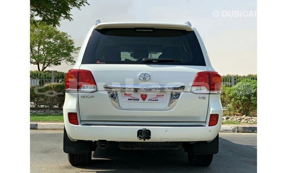 Buy Import Toyota Land Cruiser White Car in Import - Dubai in Central Buy Import Toyota Land Cruiser White Car in Import - Dubai in Central