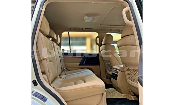 Buy Import Toyota Land Cruiser White Car in Import - Dubai in Central Buy Import Toyota Land Cruiser White Car in Import - Dubai in Central