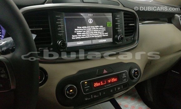 Acheter Import Voiture Kia Sorento Blanc à Import - Dubai, Central Acheter Import Voiture Kia Sorento Blanc à Import - Dubai, Central