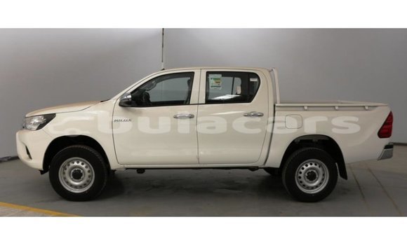 Acheter Import Voiture Toyota Hilux Blanc à Import - Dubai, Central Acheter Import Voiture Toyota Hilux Blanc à Import - Dubai, Central