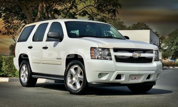 Buy Import Chevrolet Tahoe White Car in Import - Dubai in Central Buy Import Chevrolet Tahoe White Car in Import - Dubai in Central