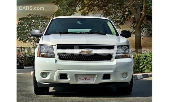 Buy Import Chevrolet Tahoe White Car in Import - Dubai in Central Buy Import Chevrolet Tahoe White Car in Import - Dubai in Central