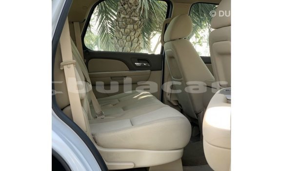 Buy Import Chevrolet Tahoe White Car in Import - Dubai in Central Buy Import Chevrolet Tahoe White Car in Import - Dubai in Central