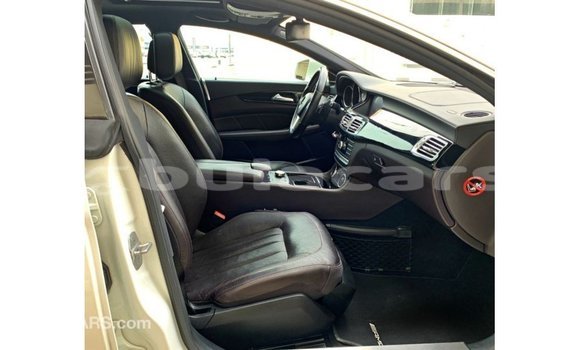 Buy Import Mercedes-Benz 190 White Car in Import - Dubai in Central Buy Import Mercedes-Benz 190 White Car in Import - Dubai in Central