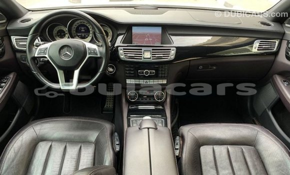 Buy Import Mercedes-Benz 190 White Car in Import - Dubai in Central Buy Import Mercedes-Benz 190 White Car in Import - Dubai in Central