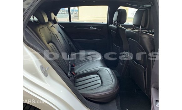Buy Import Mercedes-Benz 190 White Car in Import - Dubai in Central Buy Import Mercedes-Benz 190 White Car in Import - Dubai in Central