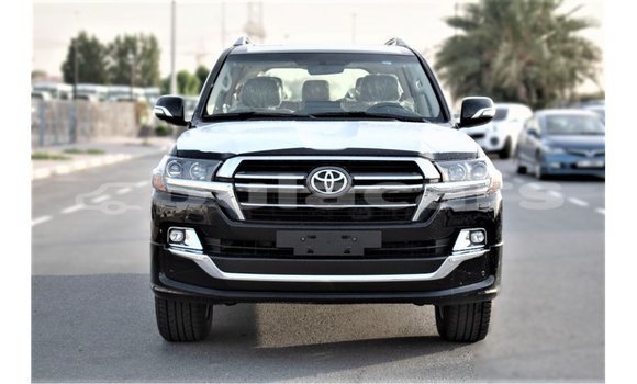 Acheter Import Voiture Toyota Land Cruiser Noir à Import - Dubai, Central Acheter Import Voiture Toyota Land Cruiser Noir à Import - Dubai, Central