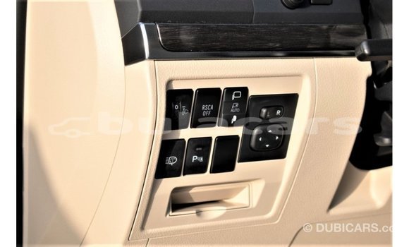 Acheter Import Voiture Toyota Land Cruiser Noir à Import - Dubai, Central Acheter Import Voiture Toyota Land Cruiser Noir à Import - Dubai, Central