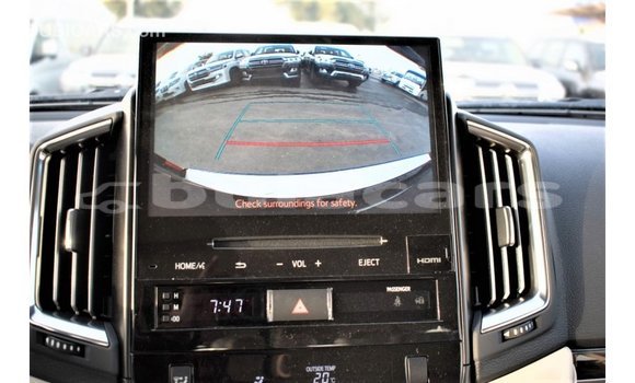 Acheter Import Voiture Toyota Land Cruiser Noir à Import - Dubai, Central Acheter Import Voiture Toyota Land Cruiser Noir à Import - Dubai, Central