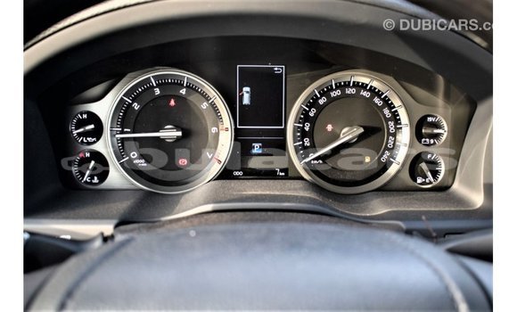 Acheter Import Voiture Toyota Land Cruiser Noir à Import - Dubai, Central Acheter Import Voiture Toyota Land Cruiser Noir à Import - Dubai, Central