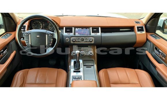 Buy Import Land Rover Range Rover White Car in Import - Dubai in Central Buy Import Land Rover Range Rover White Car in Import - Dubai in Central