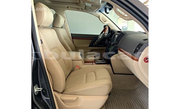 Buy Import Toyota Land Cruiser Grey Car in Import - Dubai in Central Buy Import Toyota Land Cruiser Grey Car in Import - Dubai in Central
