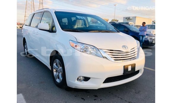 Buy Import Toyota Sienna White Car in Import - Dubai in Central Buy Import Toyota Sienna White Car in Import - Dubai in Central