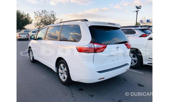 Buy Import Toyota Sienna White Car in Import - Dubai in Central Buy Import Toyota Sienna White Car in Import - Dubai in Central