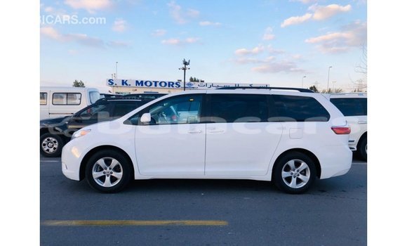 Buy Import Toyota Sienna White Car in Import - Dubai in Central Buy Import Toyota Sienna White Car in Import - Dubai in Central