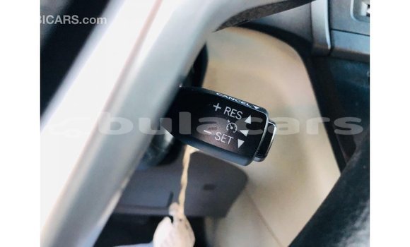 Buy Import Toyota Sienna White Car in Import - Dubai in Central Buy Import Toyota Sienna White Car in Import - Dubai in Central