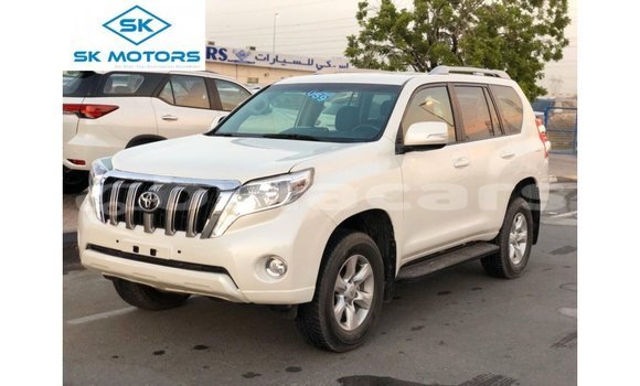 Acheter Import Voiture Toyota Prado Blanc à Import - Dubai, Central Acheter Import Voiture Toyota Prado Blanc à Import - Dubai, Central