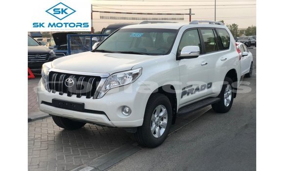 Acheter Import Voiture Toyota Prado Blanc à Import - Dubai, Central Acheter Import Voiture Toyota Prado Blanc à Import - Dubai, Central
