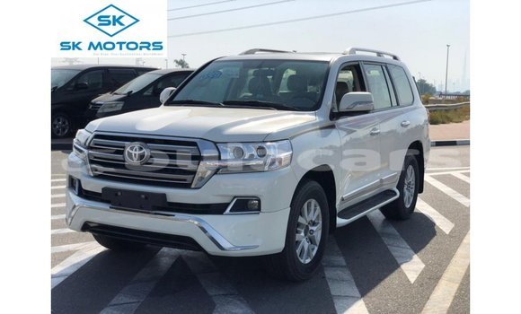 Buy Import Toyota Land Cruiser White Car in Import - Dubai in Central Buy Import Toyota Land Cruiser White Car in Import - Dubai in Central