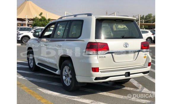 Buy Import Toyota Land Cruiser White Car in Import - Dubai in Central Buy Import Toyota Land Cruiser White Car in Import - Dubai in Central
