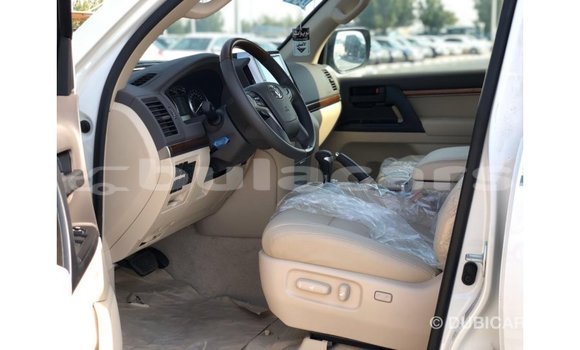 Buy Import Toyota Land Cruiser White Car in Import - Dubai in Central Buy Import Toyota Land Cruiser White Car in Import - Dubai in Central