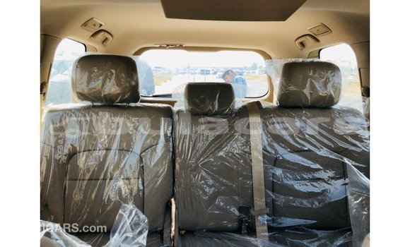 Buy Import Toyota Land Cruiser White Car in Import - Dubai in Central Buy Import Toyota Land Cruiser White Car in Import - Dubai in Central