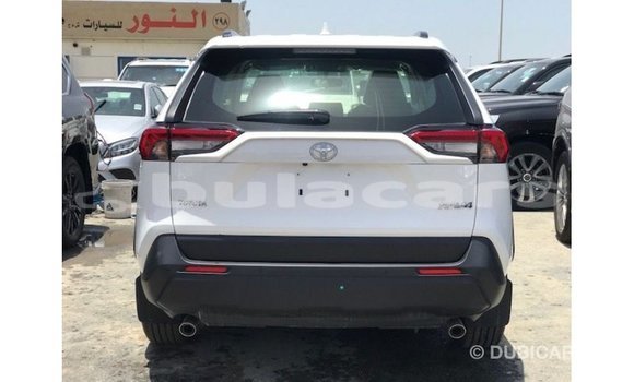 Acheter Import Voiture Toyota 4Runner Blanc à Import - Dubai, Central Acheter Import Voiture Toyota 4Runner Blanc à Import - Dubai, Central