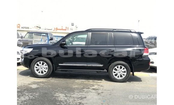 Acheter Import Voiture Toyota Land Cruiser Noir à Import - Dubai, Central Acheter Import Voiture Toyota Land Cruiser Noir à Import - Dubai, Central