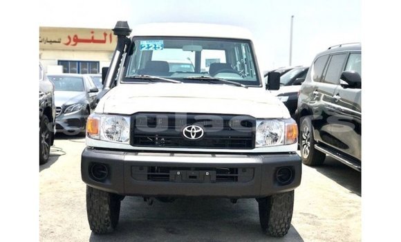 Buy Import Toyota Land Cruiser White Car in Import - Dubai in Central Buy Import Toyota Land Cruiser White Car in Import - Dubai in Central