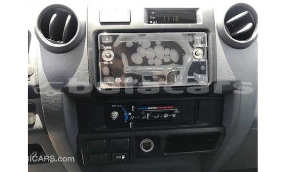 Buy Import Toyota Land Cruiser White Car in Import - Dubai in Central Buy Import Toyota Land Cruiser White Car in Import - Dubai in Central