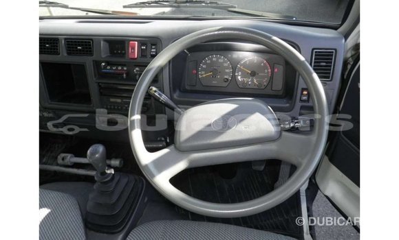 Acheter Import Voiture Toyota Dyna Blanc à Import - Dubai, Central Acheter Import Voiture Toyota Dyna Blanc à Import - Dubai, Central