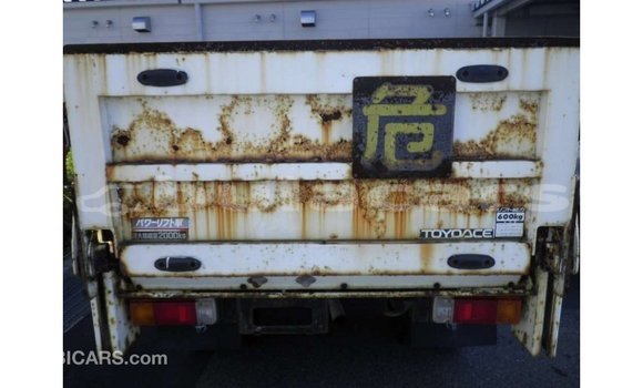 Acheter Import Voiture Toyota Dyna Blanc à Import - Dubai, Central Acheter Import Voiture Toyota Dyna Blanc à Import - Dubai, Central