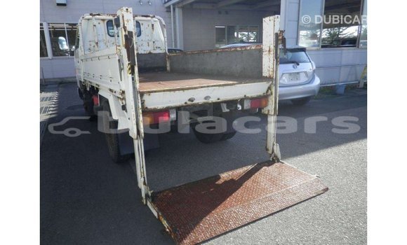 Acheter Import Voiture Toyota Dyna Blanc à Import - Dubai, Central Acheter Import Voiture Toyota Dyna Blanc à Import - Dubai, Central