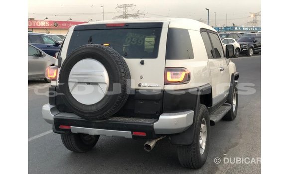Buy Import Toyota FJ Cruiser White Car in Import - Dubai in Central Buy Import Toyota FJ Cruiser White Car in Import - Dubai in Central
