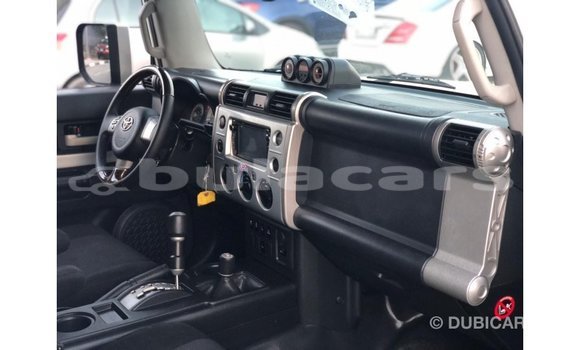 Buy Import Toyota FJ Cruiser White Car in Import - Dubai in Central Buy Import Toyota FJ Cruiser White Car in Import - Dubai in Central