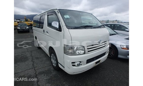 Acheter Import Voiture Toyota Hiace Blanc à Import - Dubai, Central Acheter Import Voiture Toyota Hiace Blanc à Import - Dubai, Central