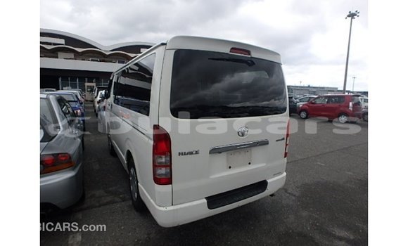 Acheter Import Voiture Toyota Hiace Blanc à Import - Dubai, Central Acheter Import Voiture Toyota Hiace Blanc à Import - Dubai, Central