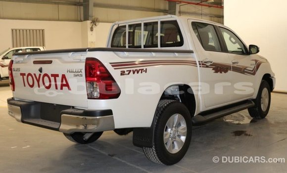 Acheter Import Voiture Toyota Hilux Blanc à Import - Dubai, Central Acheter Import Voiture Toyota Hilux Blanc à Import - Dubai, Central