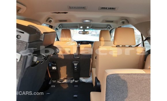 Acheter Import Voiture Toyota Fortuner Gris à Import - Dubai, Central Acheter Import Voiture Toyota Fortuner Gris à Import - Dubai, Central