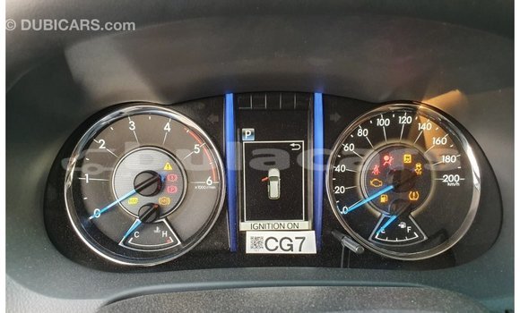 Acheter Import Voiture Toyota Fortuner Gris à Import - Dubai, Central Acheter Import Voiture Toyota Fortuner Gris à Import - Dubai, Central