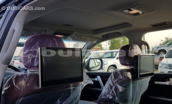 Acheter Import Voiture Toyota Land Cruiser Noir à Import - Dubai, Central Acheter Import Voiture Toyota Land Cruiser Noir à Import - Dubai, Central