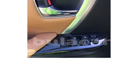 Acheter Import Voiture Toyota Fortuner Blanc à Import - Dubai, Central Acheter Import Voiture Toyota Fortuner Blanc à Import - Dubai, Central