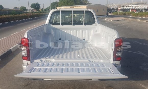 Acheter Import Voiture Mitsubishi L200 Blanc à Import - Dubai, Central Acheter Import Voiture Mitsubishi L200 Blanc à Import - Dubai, Central