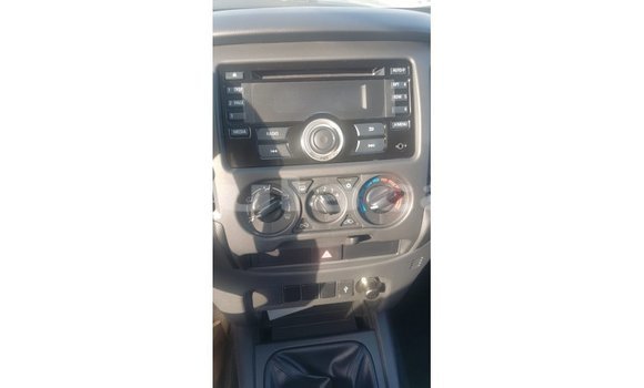 Acheter Import Voiture Mitsubishi L200 Blanc à Import - Dubai, Central Acheter Import Voiture Mitsubishi L200 Blanc à Import - Dubai, Central