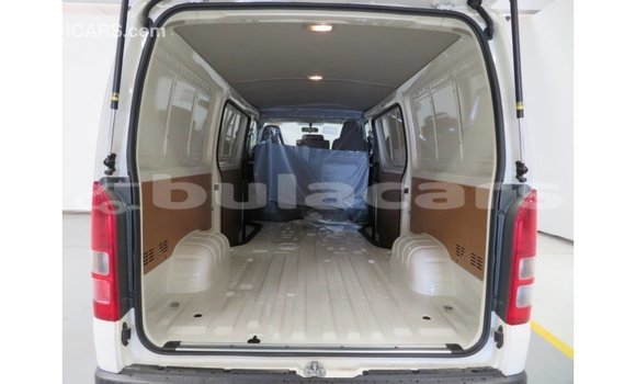 Acheter Import Voiture Toyota Hiace Blanc à Import - Dubai, Central Acheter Import Voiture Toyota Hiace Blanc à Import - Dubai, Central