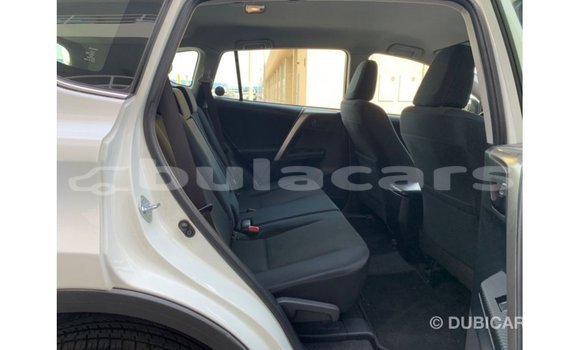 Buy Import Toyota 4Runner White Car in Import - Dubai in Central Buy Import Toyota 4Runner White Car in Import - Dubai in Central