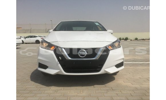 Acheter Import Voiture Nissan Sunny Blanc à Import - Dubai, Central Acheter Import Voiture Nissan Sunny Blanc à Import - Dubai, Central