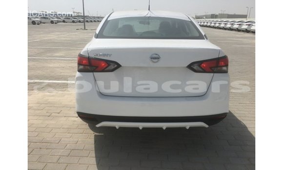 Acheter Import Voiture Nissan Sunny Blanc à Import - Dubai, Central Acheter Import Voiture Nissan Sunny Blanc à Import - Dubai, Central