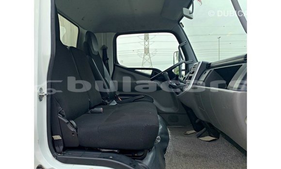 Buy Import Mitsubishi Carisma White Car in Import - Dubai in Central Buy Import Mitsubishi Carisma White Car in Import - Dubai in Central